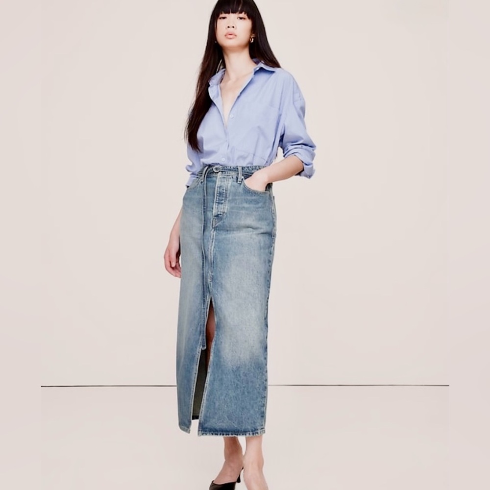 NWT BANANA REPUBLIC DENIM PENCIL SKIRT LIGHT WASH SIZE 14